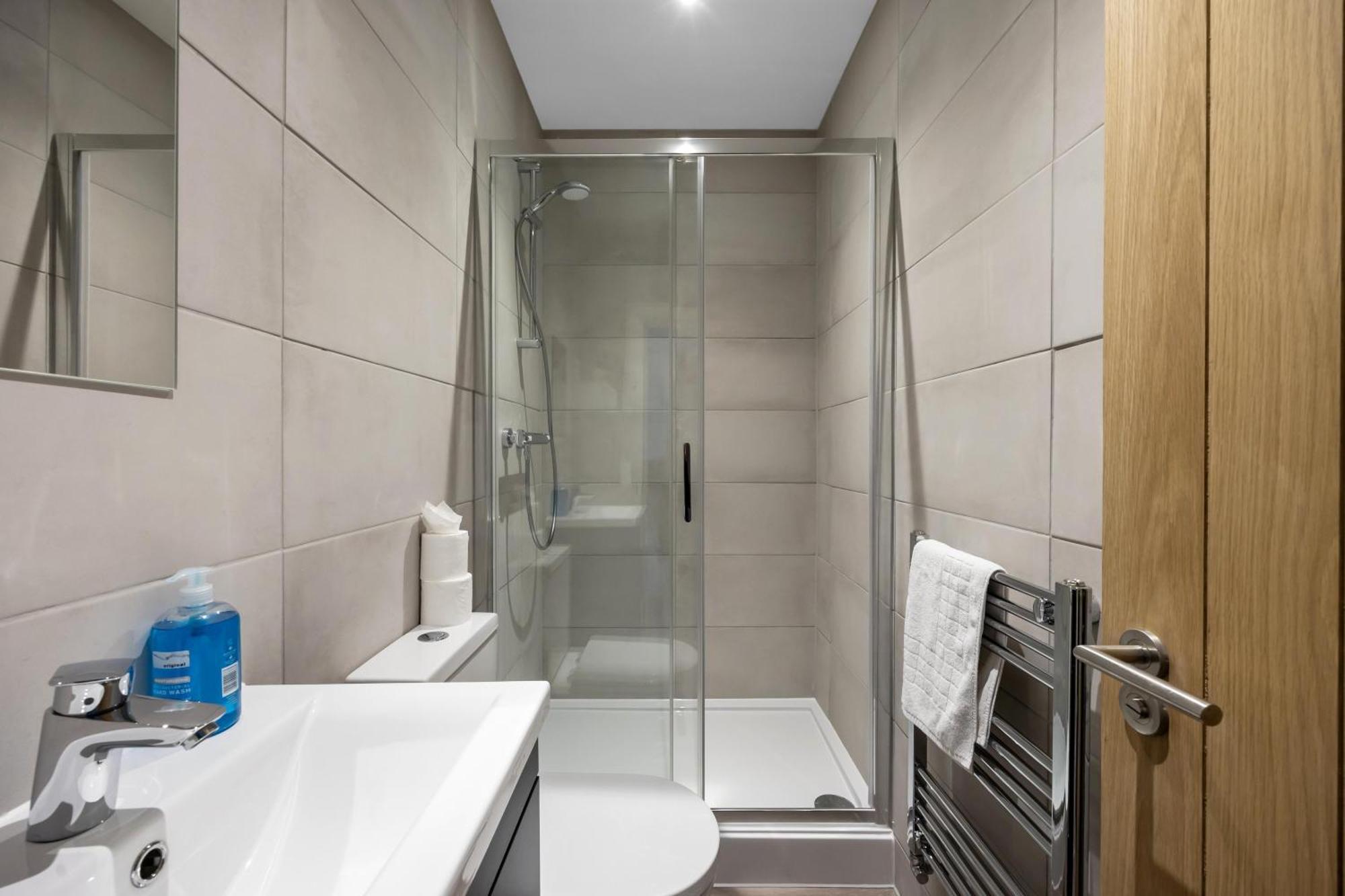 Queens Mile 1 With Free Parking By My Getaways 브라이턴 외부 사진